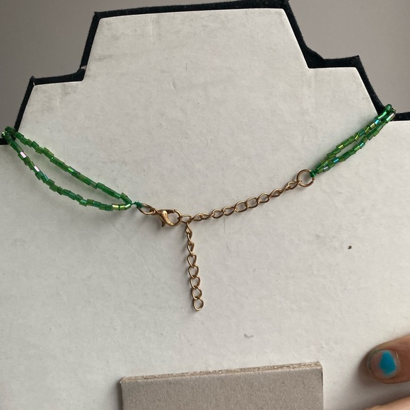 Beaded flower necklace - Picture 3 of 3